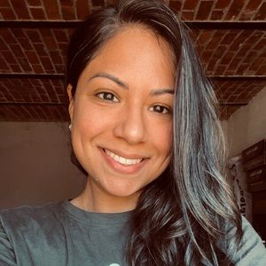 Meet your Posher, Mayra